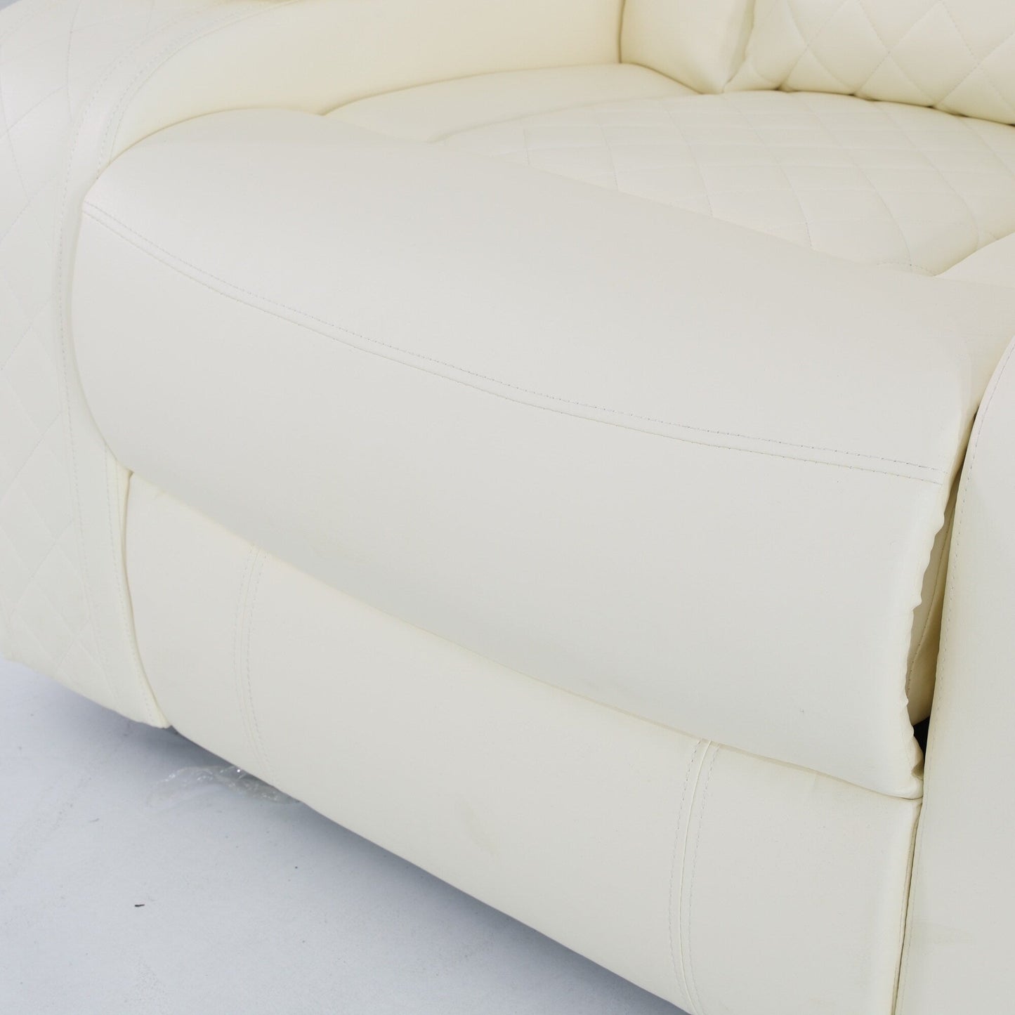 Poltrona reclinabile moderna in pelle traspirante con illuminazione ambientale e LED alimentato tramite USB