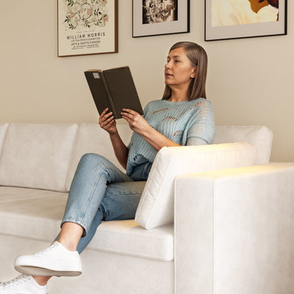 Divano moderno a 4 posti in tessuto ciniglia, bianco sporco, struttura in legno, schiuma altamente elastica