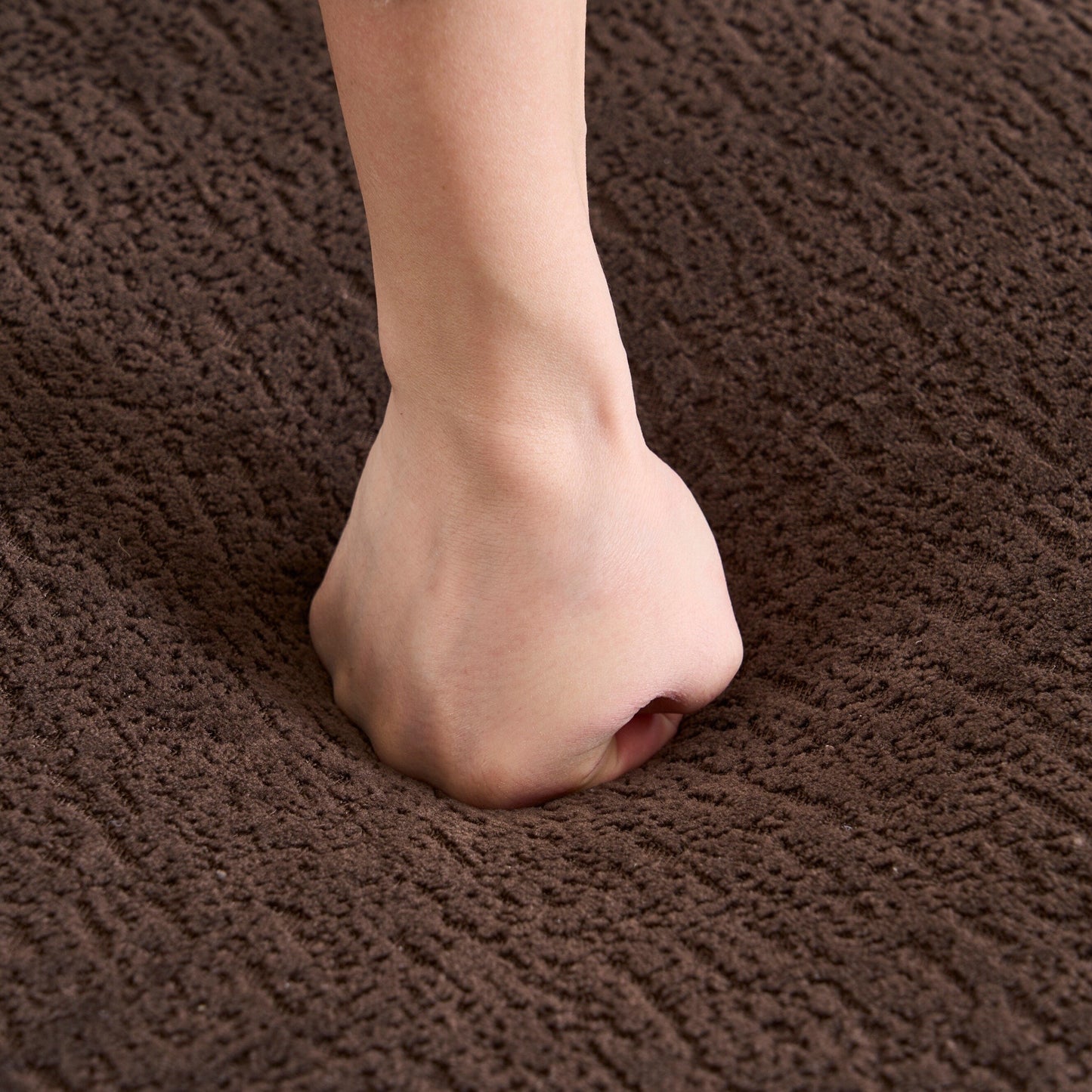 Divano componibile moderno a L in ciniglia con chaise longue curva e 4 cuscini per soggiorno