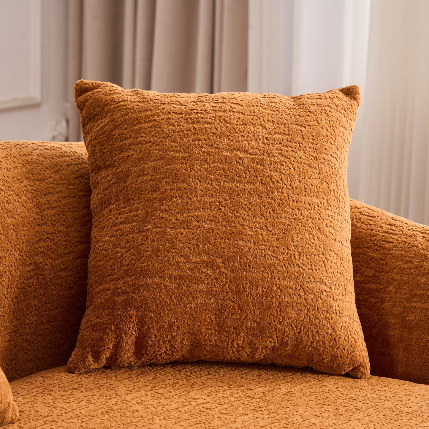 Divano componibile moderno a L in ciniglia con chaise longue curva e 4 cuscini per soggiorno