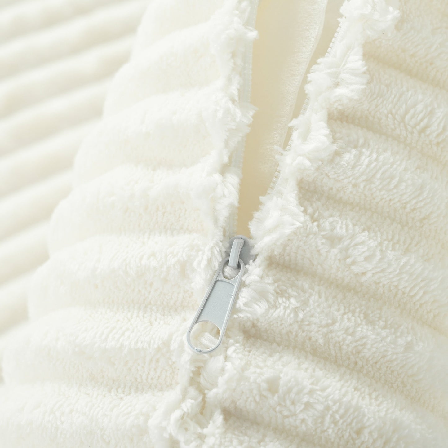 Divano letto moderno convertibile in velluto a coste con braccioli larghi e 2 cuscini per soggiorno e appartamento