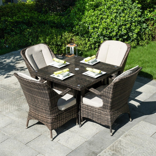 Set da pranzo moderno da patio in alluminio e vimini da 5 pezzi con tavolo con piano in vetro quadrato e 4 sedie
