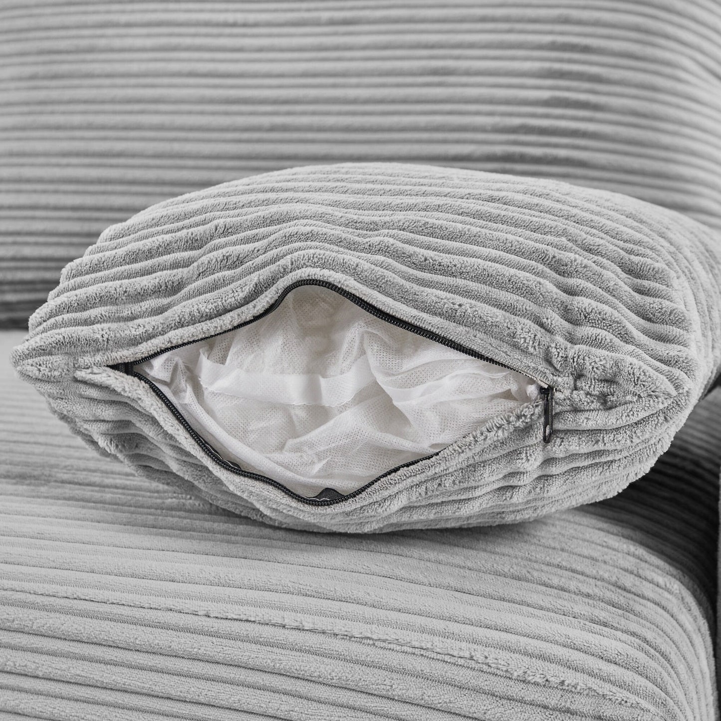 Divano singolo moderno con pouf mobile, spazio nascosto, porte USB, portabicchieri e porta telefono per il soggiorno