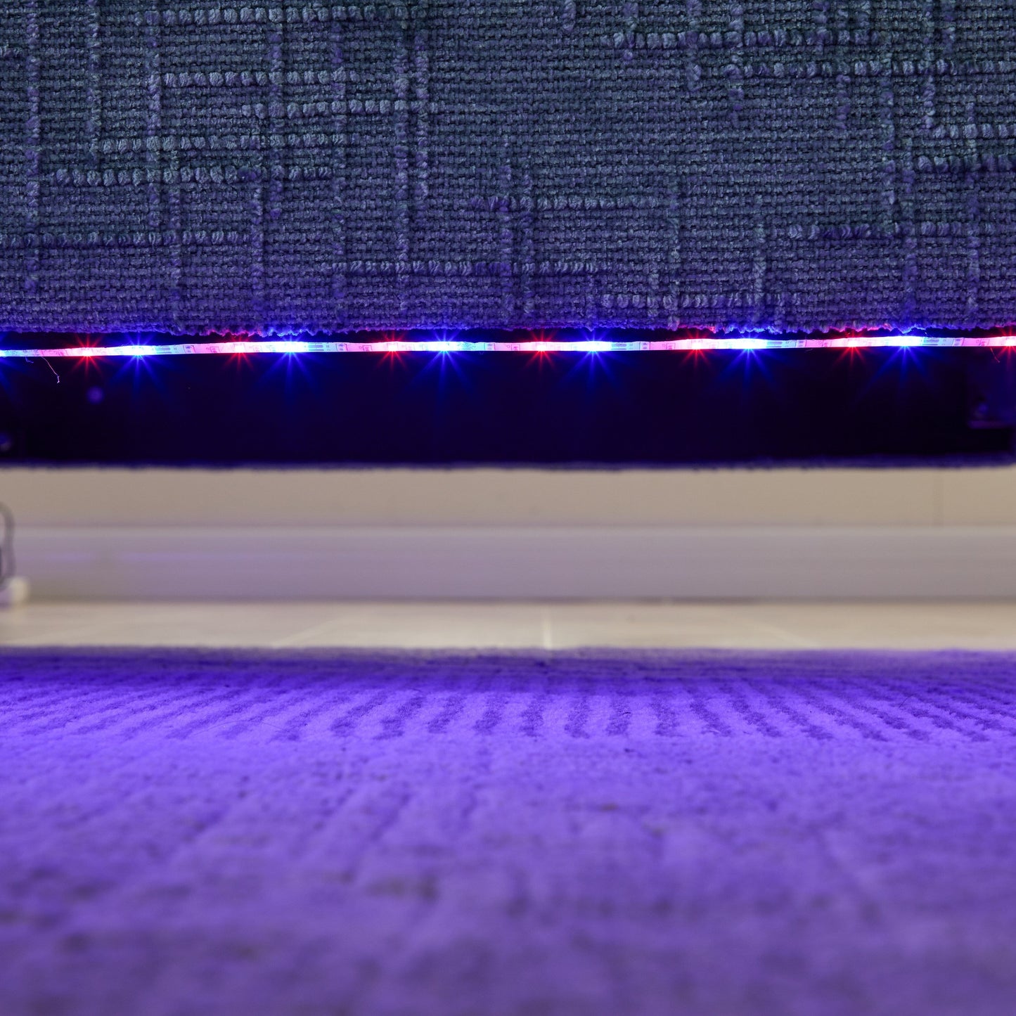 Divano moderno a 2 posti in ciniglia con gambe in legno, luce a LED, porta di ricarica USB e borsa portaoggetti, soggiorno, camera da letto, studio