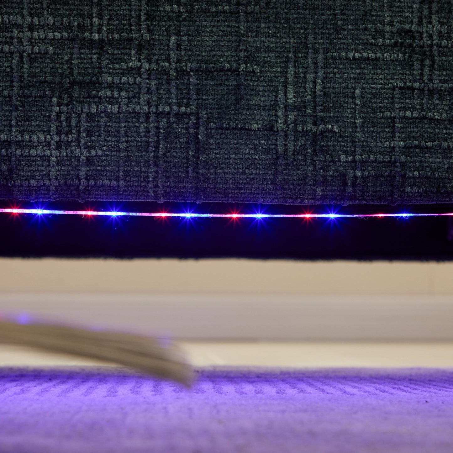 Divano moderno a 2 posti in ciniglia con gambe in legno, luce a LED, porta di ricarica USB e borsa portaoggetti, per soggiorno, camera da letto, studio