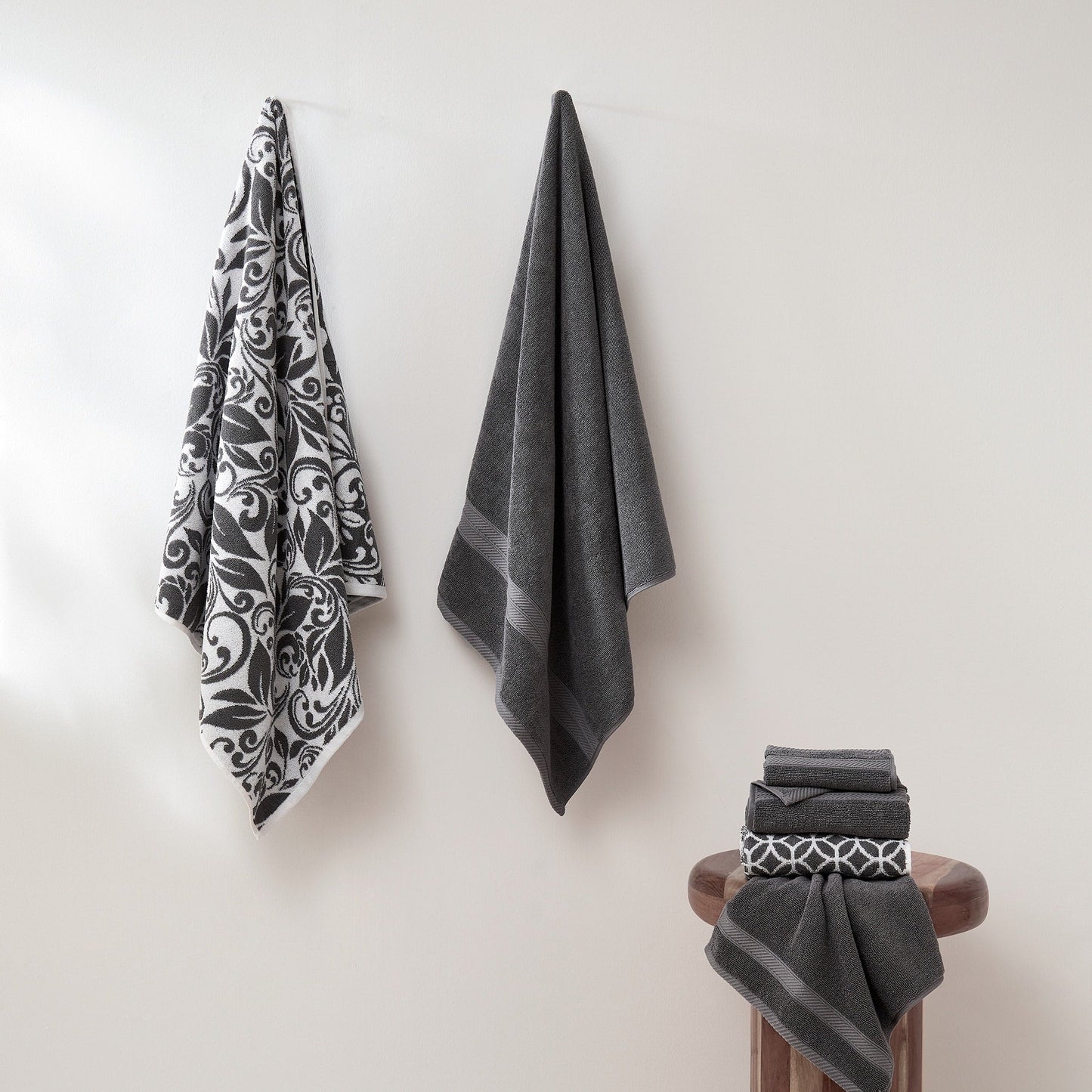 Set di 6 asciugamani jacquard tinti in filo Modern Threads Trefoil Filigree