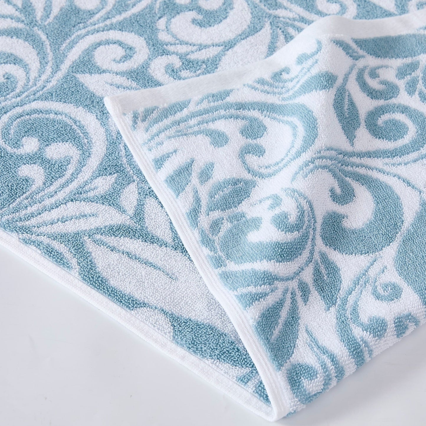Set di 6 asciugamani jacquard tinti in filo Modern Threads Trefoil Filigree