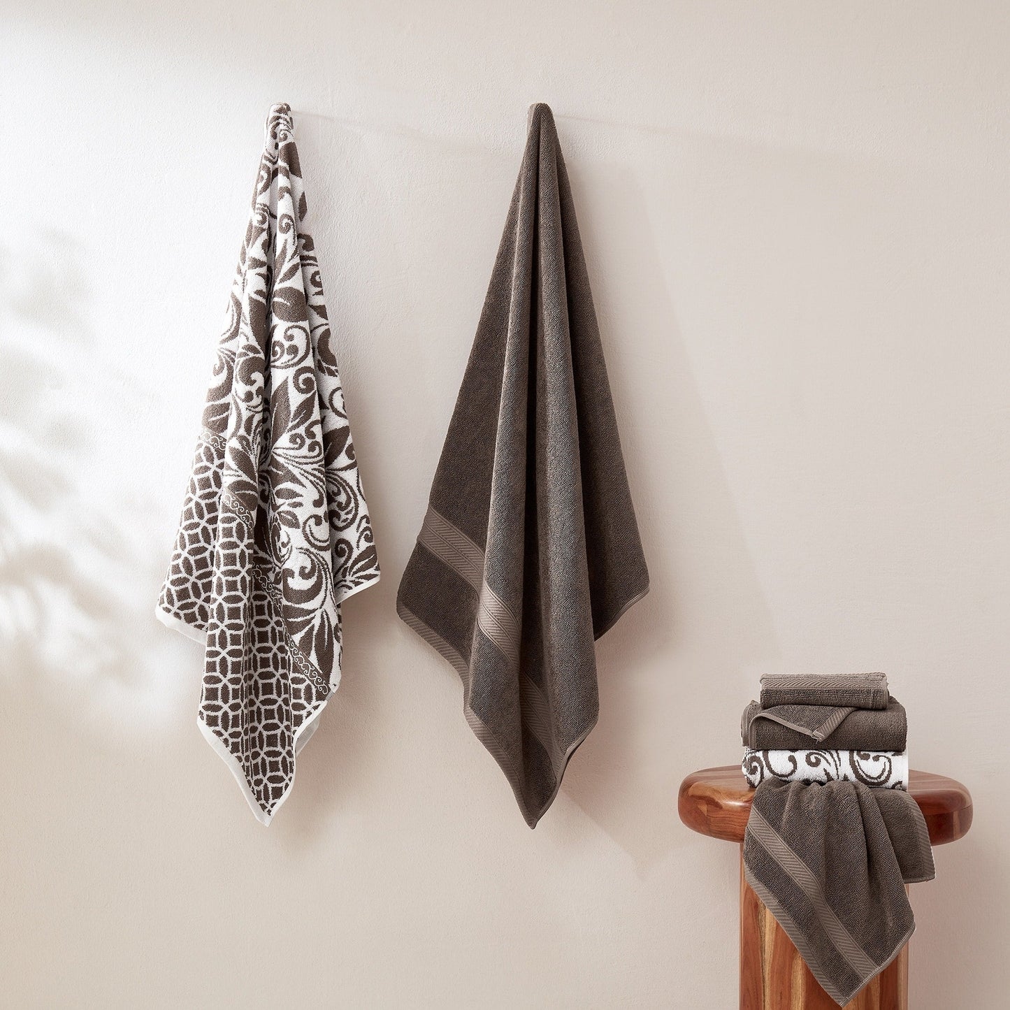 Set di 6 asciugamani jacquard tinti in filo Modern Threads Trefoil Filigree