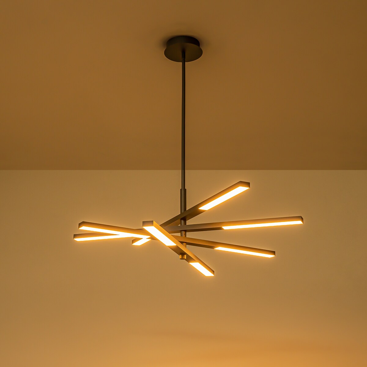 Lampadario moderno lineare a più livelli Sputnik con luce calda 3000K e LED integrato