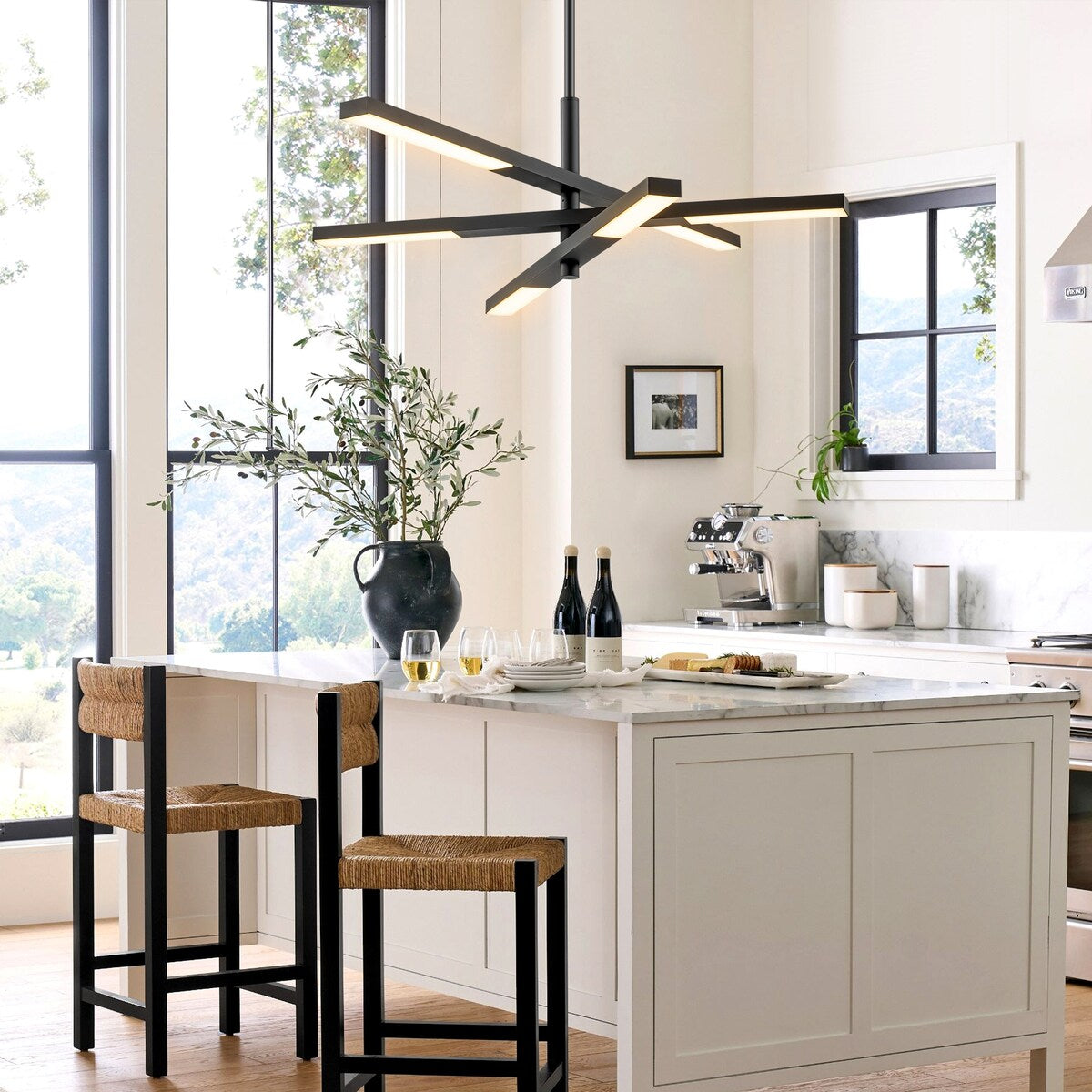 Lampadario moderno lineare a più livelli Sputnik con luce calda 3000K e LED integrato