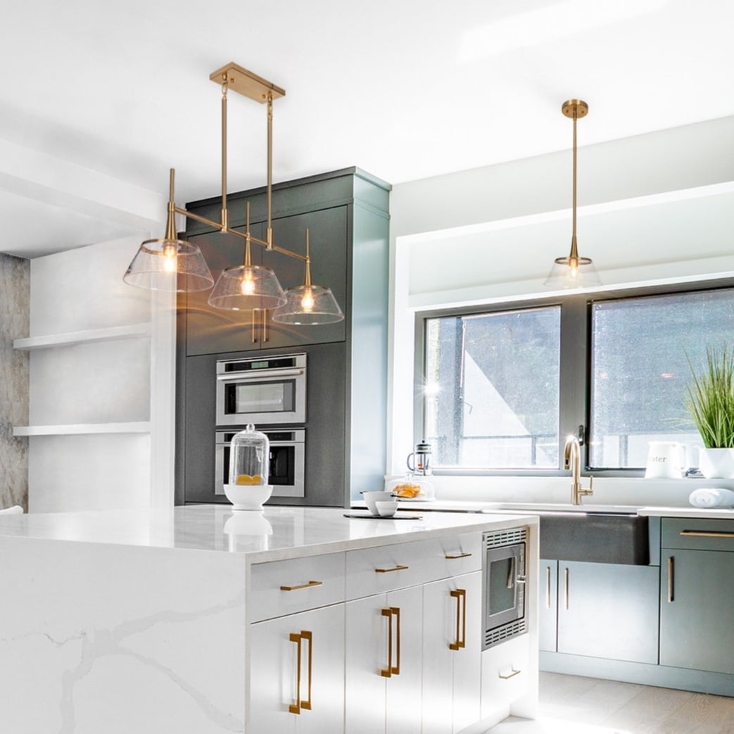 Lampadario lineare a isola Mola Modern Gold a 3 luci in vetro seminato per sala da pranzo