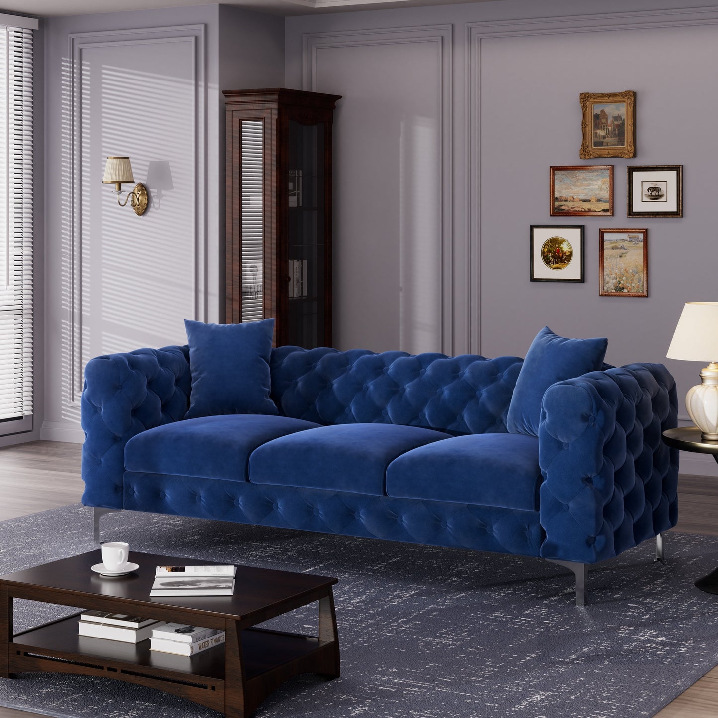 Divano moderno in velluto Morden Fort con bottoni trapuntati, struttura in legno massello e gambe in ferro