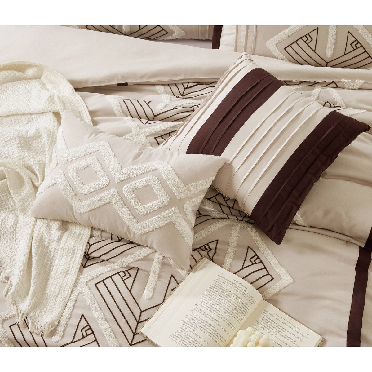 Nanshing Corina Set copripiumino in spugna ricamato da 7 pezzi