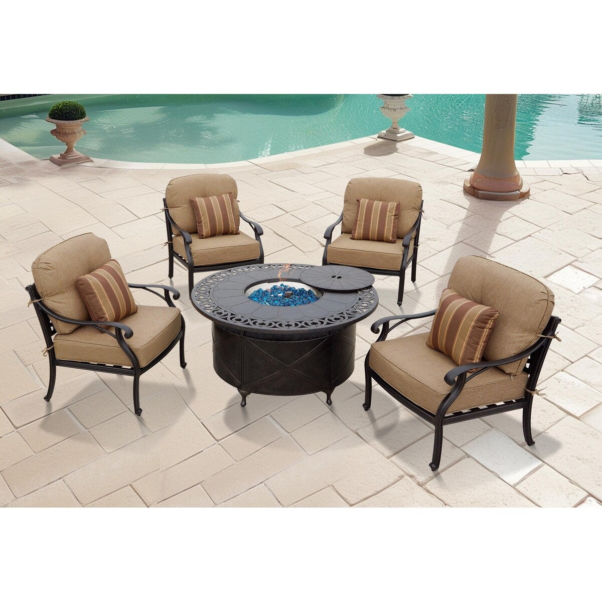 Set di 5 posti a sedere profondi per braciere a propano da patio Nassau con cuscini e tavolo da conversazione per braciere rotondo da 47'' e vetro per fuoco
