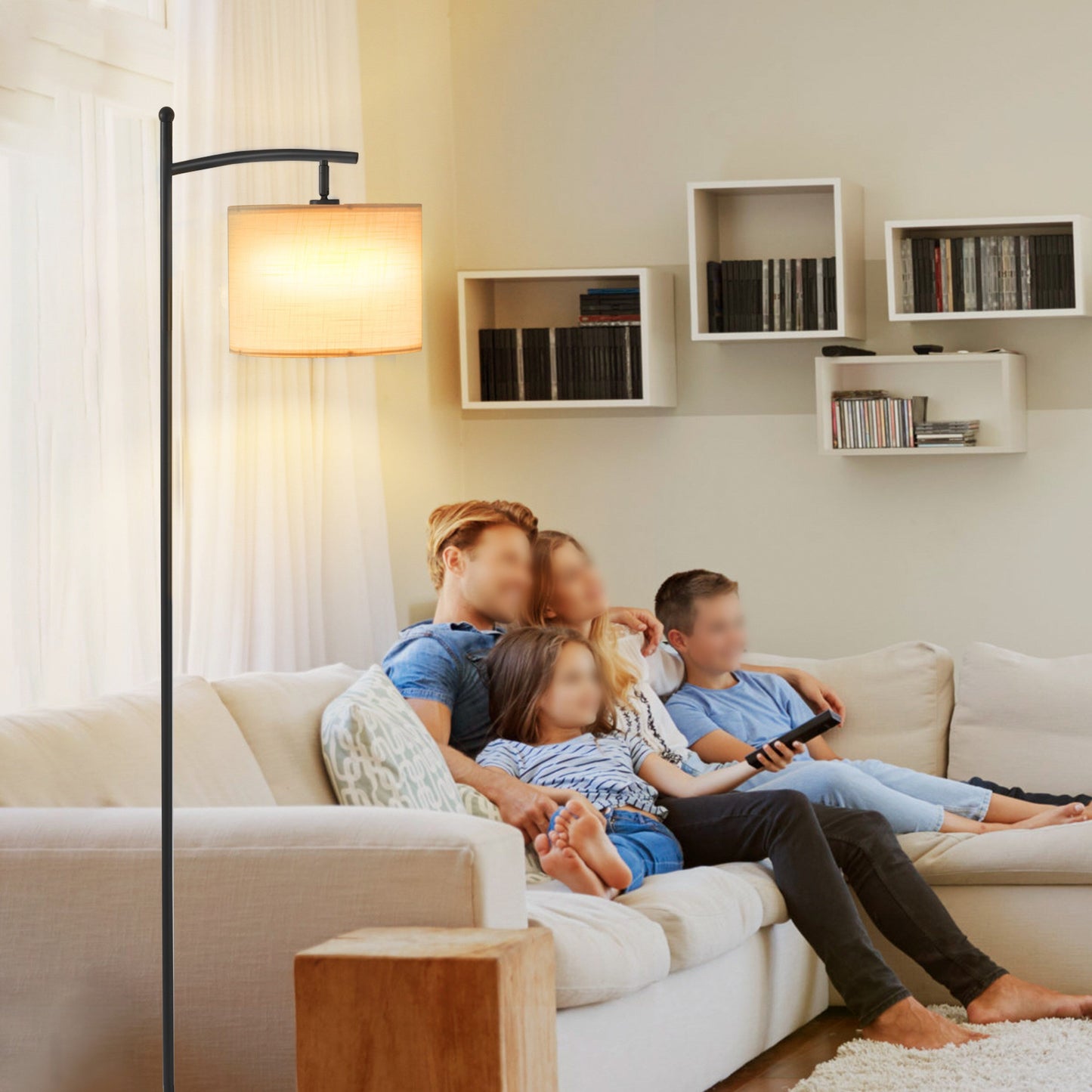 Lampada da terra ad arco Netin 66 con telecomando e paralume girevole