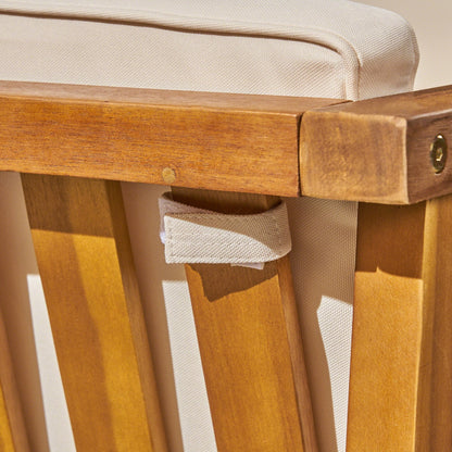 Sedie da esterno in legno di acacia con cuscini Newbury (set da 2) di Christopher Knight Home