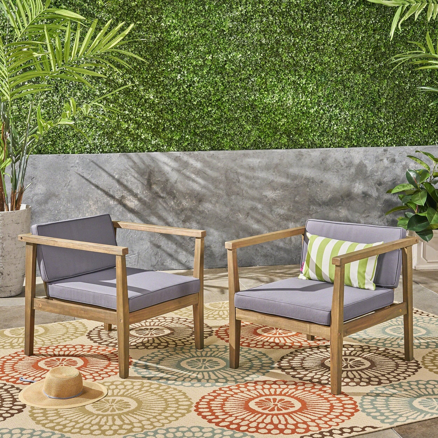 Sedie da esterno in legno di acacia con cuscini Newbury (set da 2) di Christopher Knight Home