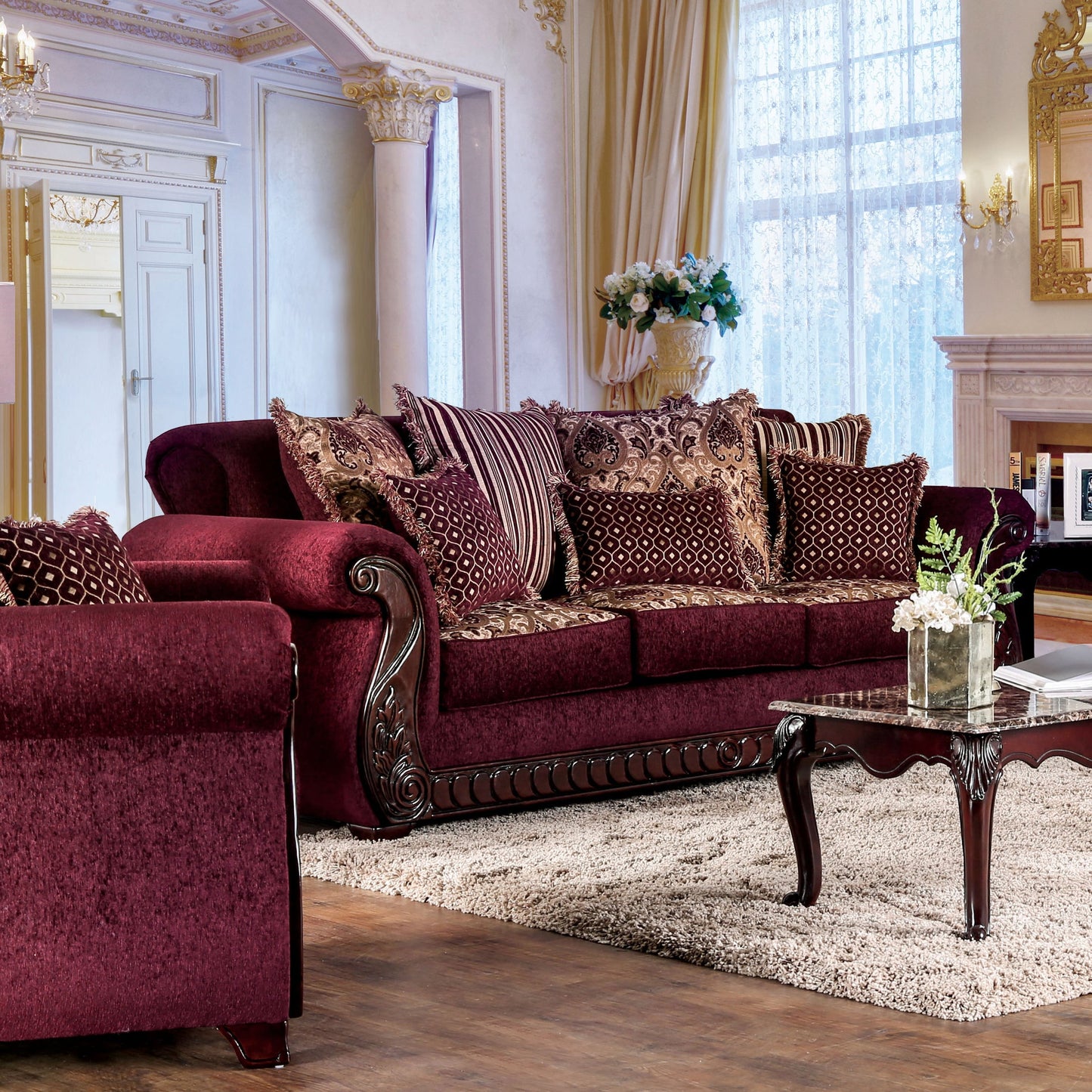 Divano con braccioli arrotolati rivestito in tessuto tradizionale Fova di Furniture of America