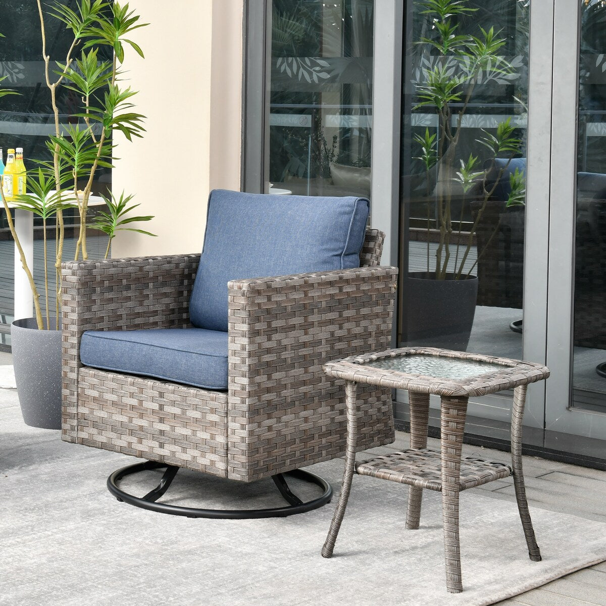 Set da conversazione con tavolino e sedia a dondolo girevole in vimini OVIOS da 2 pezzi