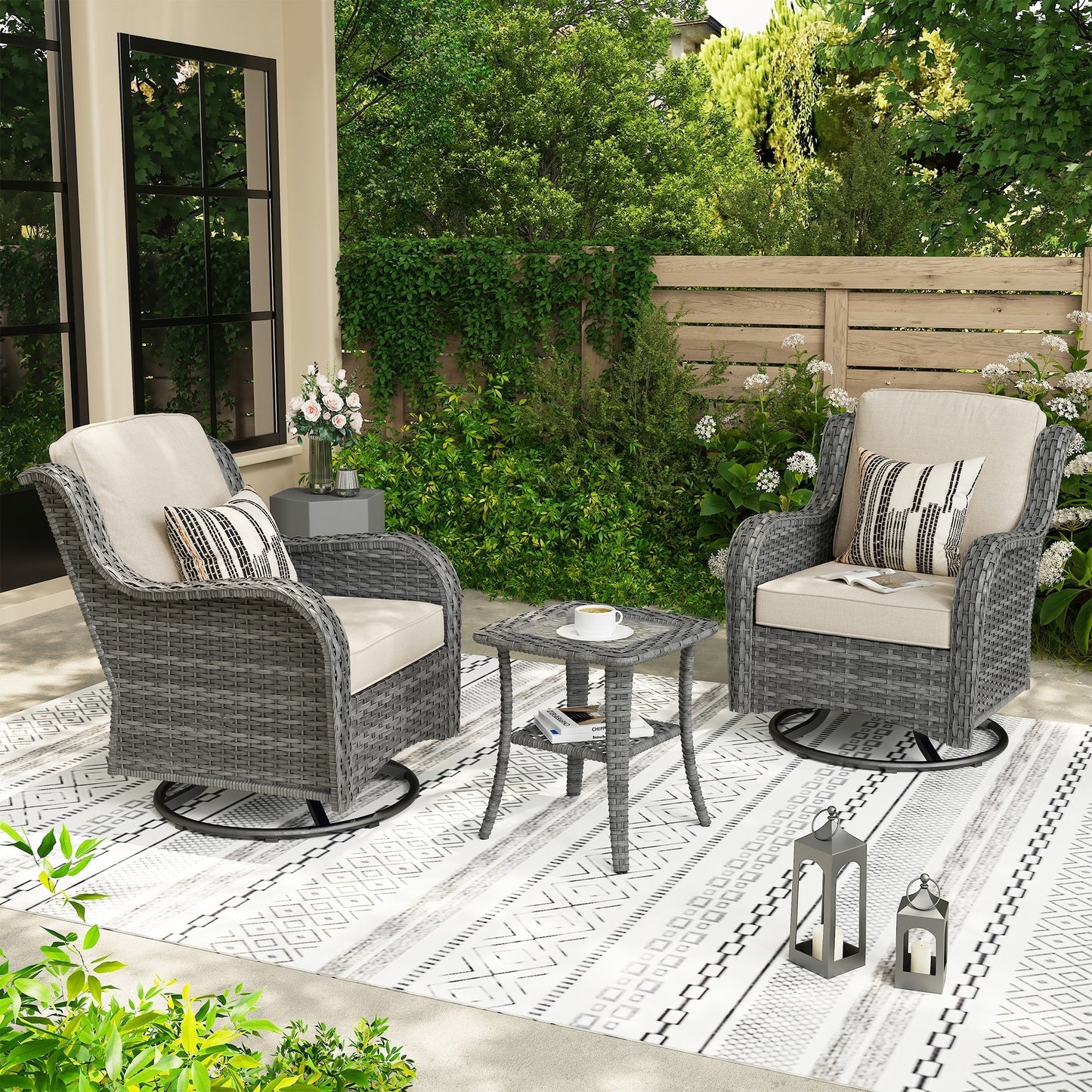 Set di 3 sedie girevoli in vimini per patio OVIOS