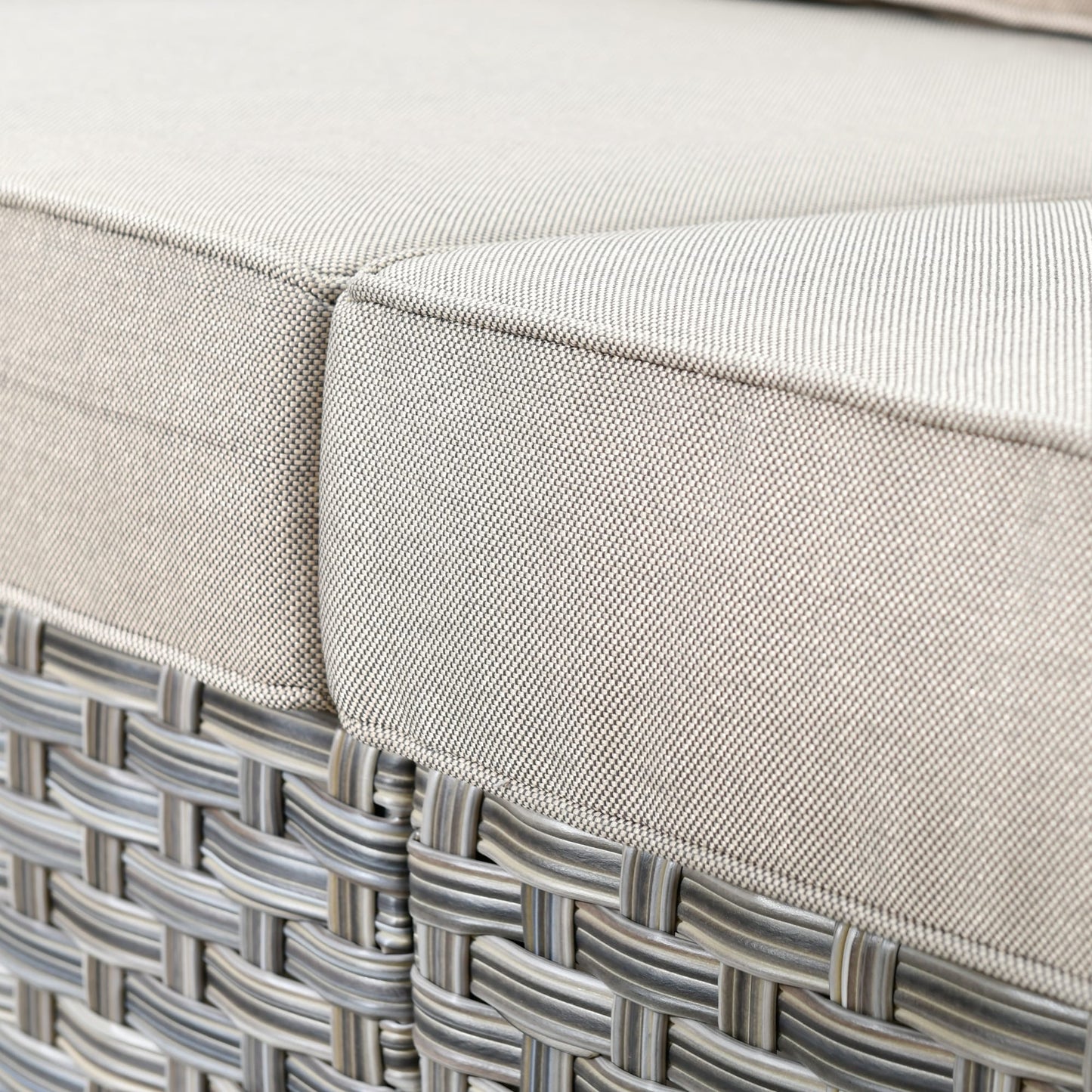 Set da conversazione in vimini da patio OVIOS da 5 pezzi con tavolo da fuoco