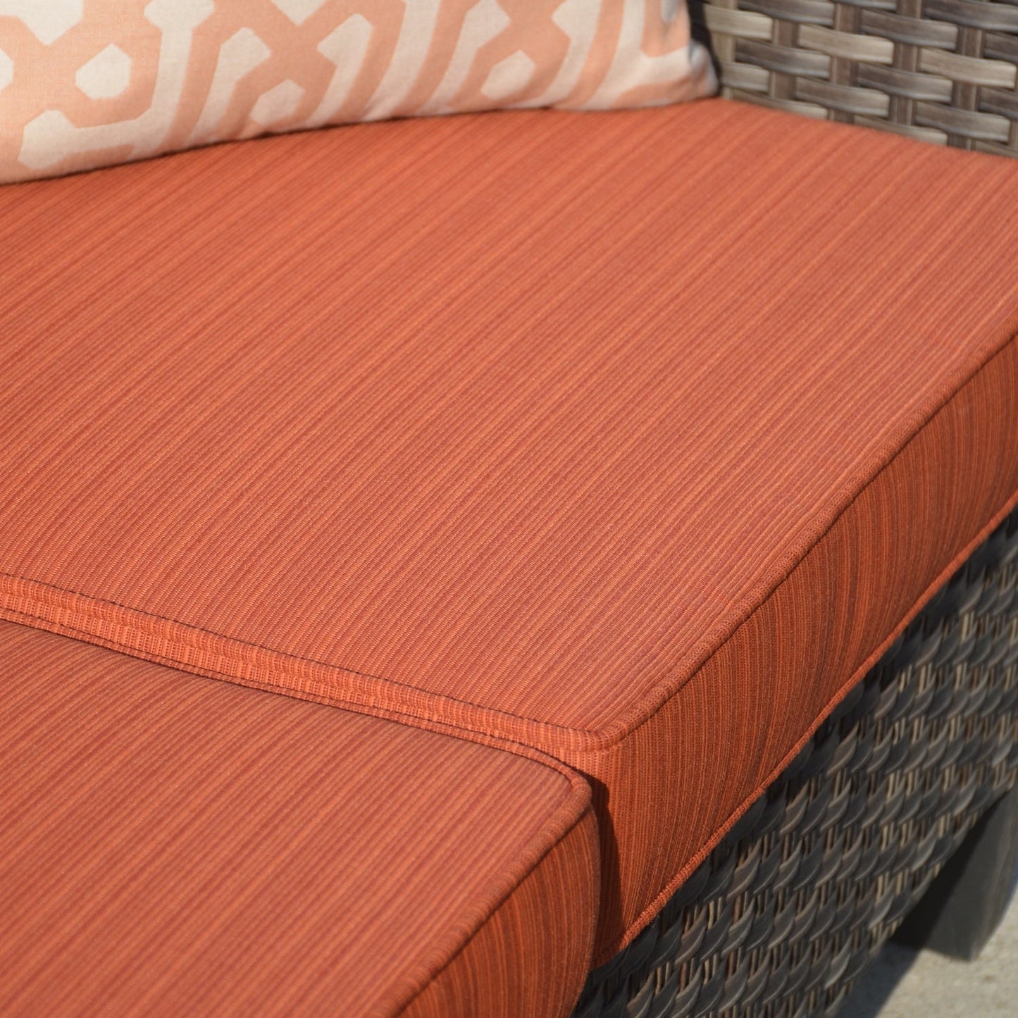 Set da conversazione con divano a due posti in vimini da giardino OVIOS da 6 pezzi