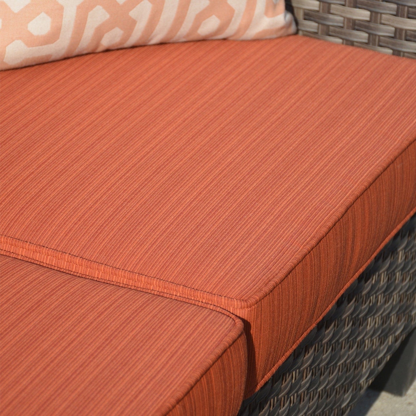 Set da conversazione in vimini per esterni OVIOS da 7 pezzi