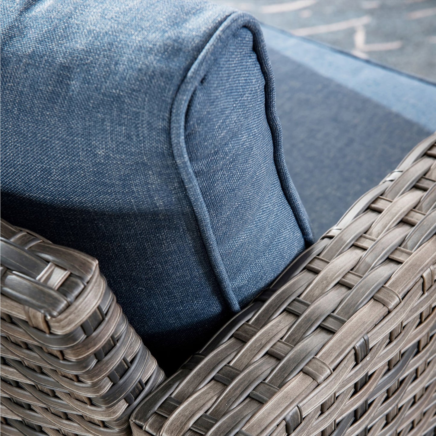 Set da conversazione in vimini per esterni OVIOS da 7 pezzi