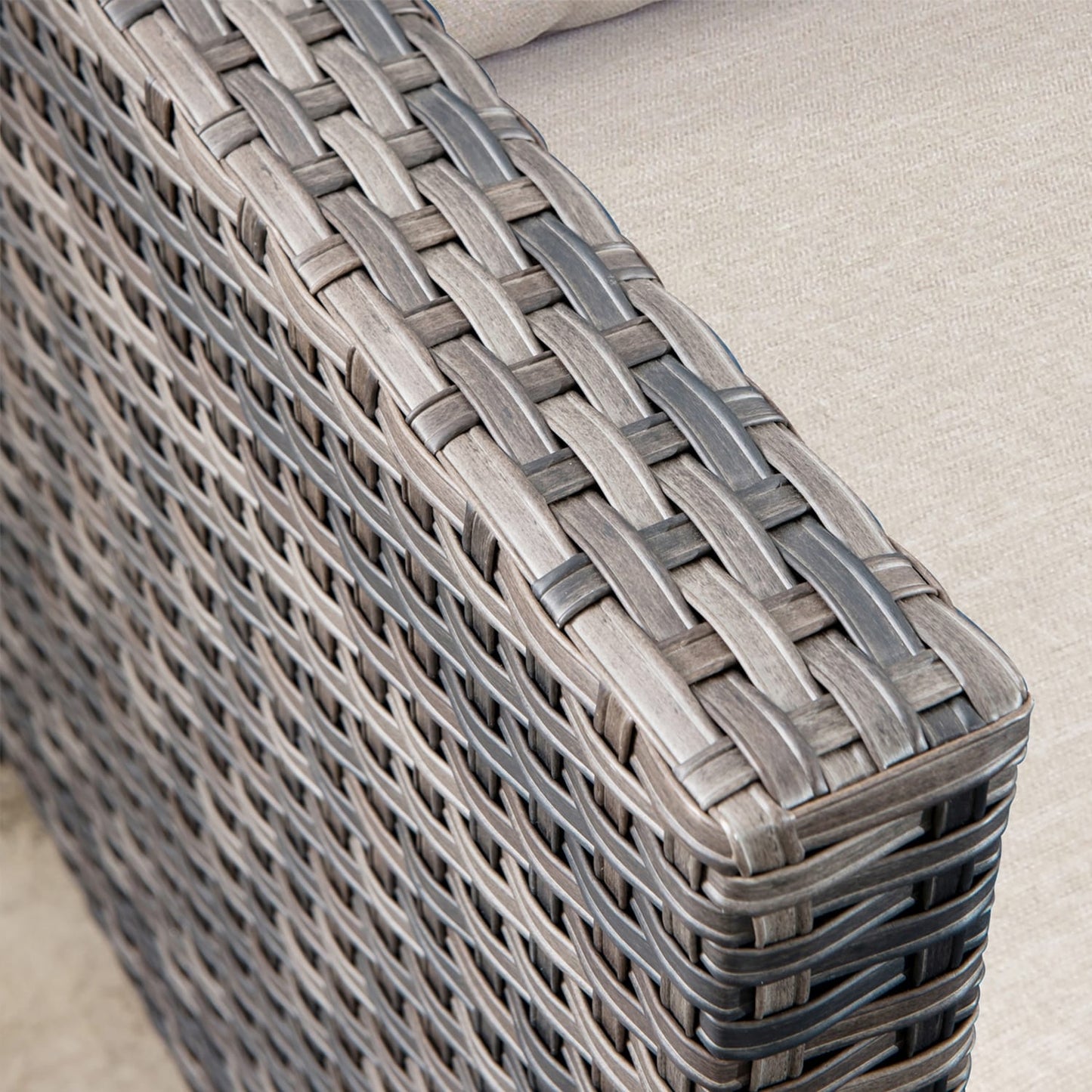 Set da conversazione in vimini per esterni OVIOS da 7 pezzi