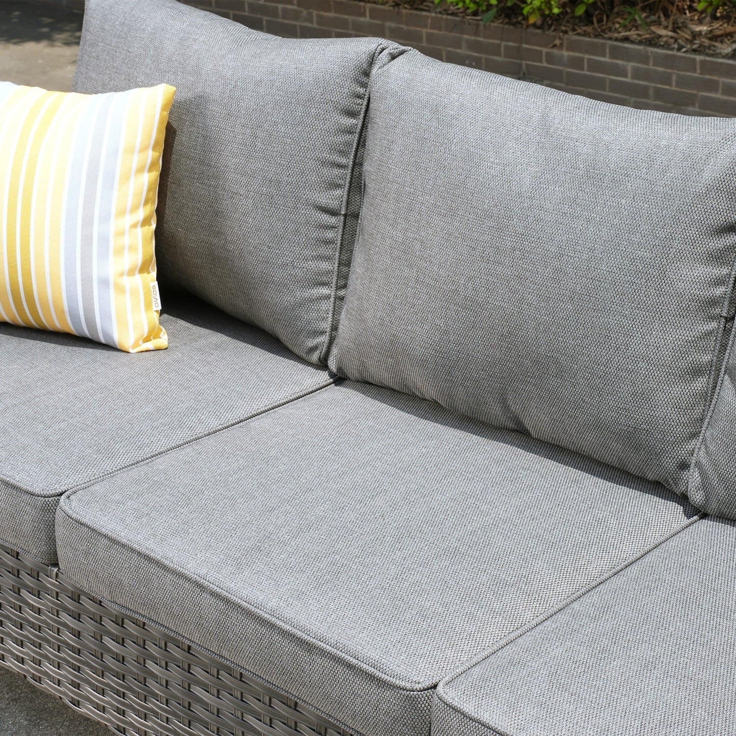 Set di mobili componibili da esterno con schienale alto in vimini da 8 pezzi OVIOS