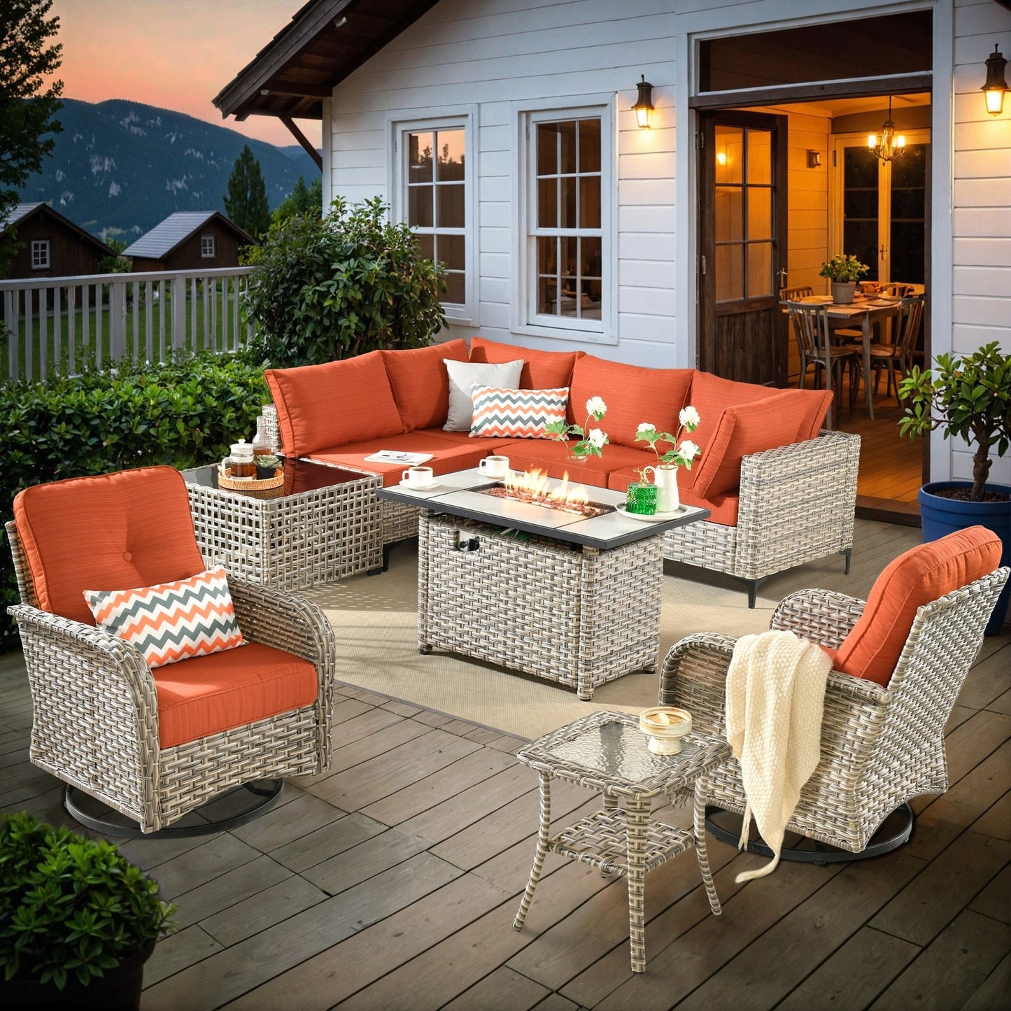 Set di 9 sedie girevoli in vimini per esterni OVIOS con tavolo da fuoco