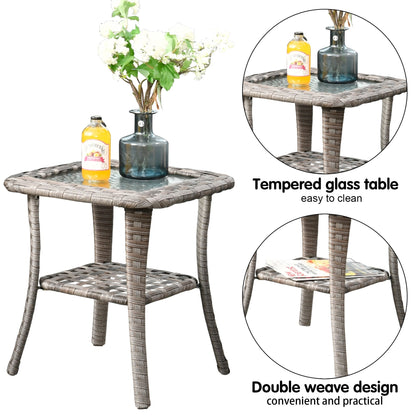 Set di 9 sedie a dondolo girevoli in vimini per patio OVIOS con tavoli con piano in vetro