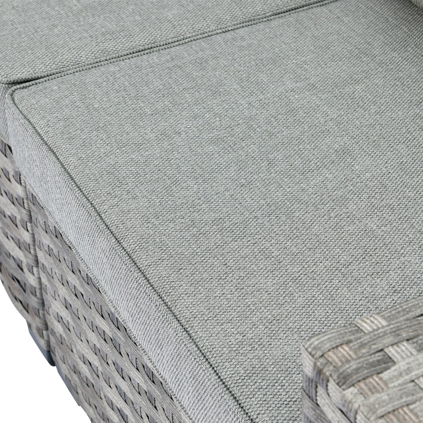 Set di 9 sedie a dondolo girevoli in vimini per patio OVIOS con tavoli con piano in vetro