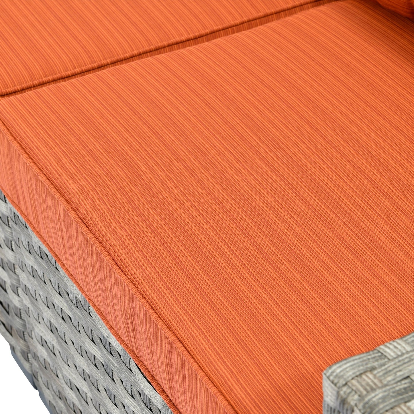 Set di 9 sedie a dondolo girevoli in vimini per patio OVIOS con tavoli con piano in vetro