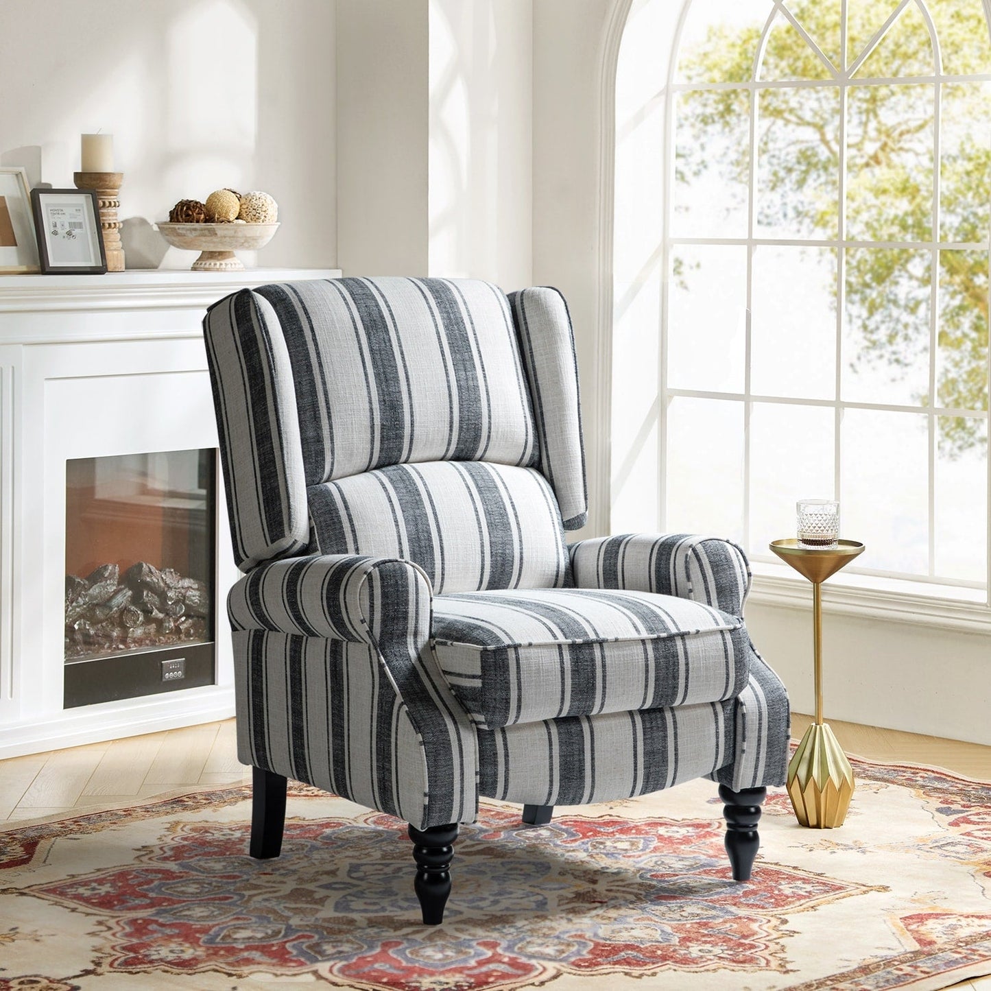 Poltrona reclinabile manuale classica imbottita Olympus con gambe in legno massello di HULALA HOME