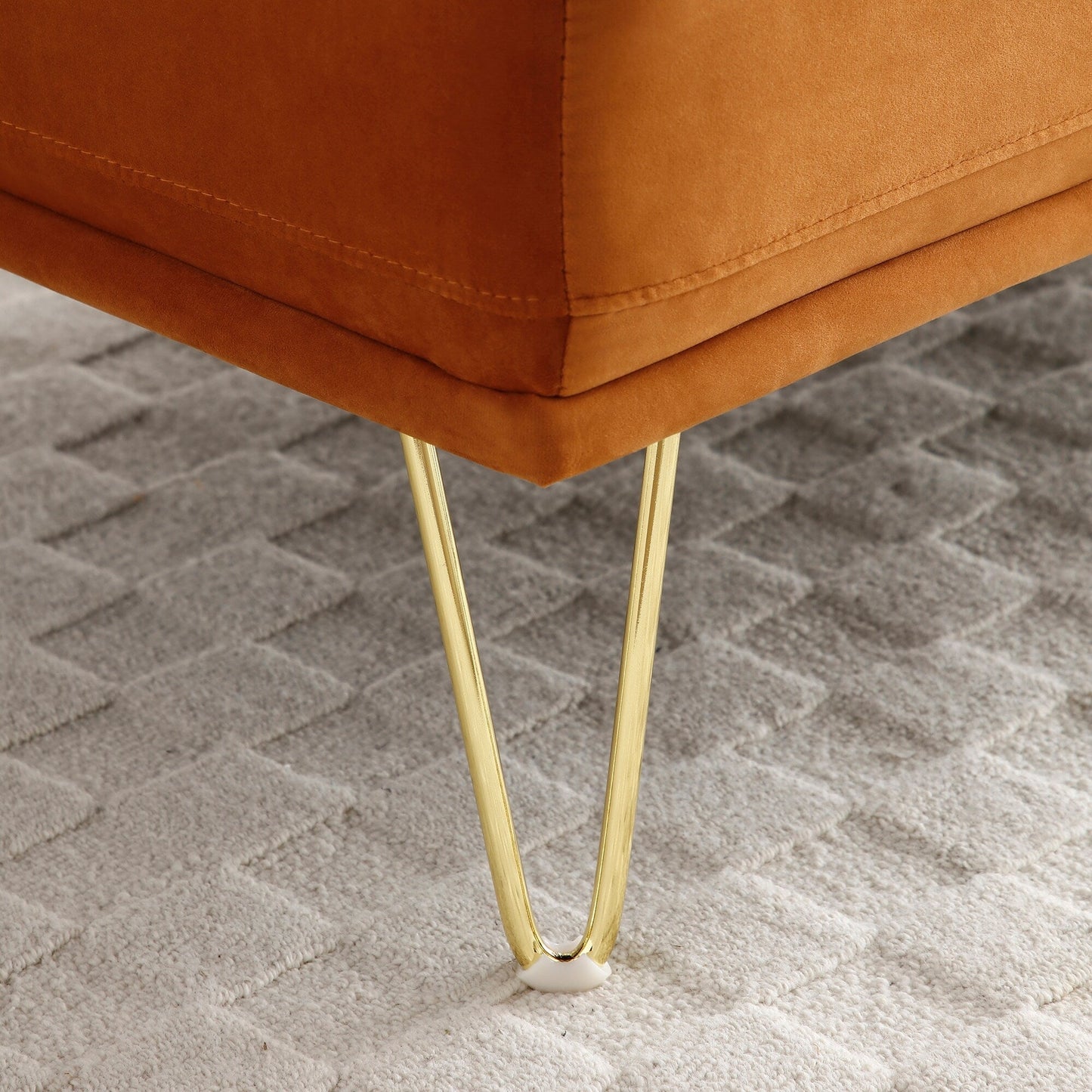 Panca a due posti imbottita arancione con gambe dorate