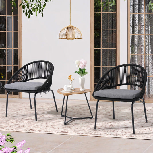 Set da salotto moderno con 3 sedie imbottite in vimini per esterni