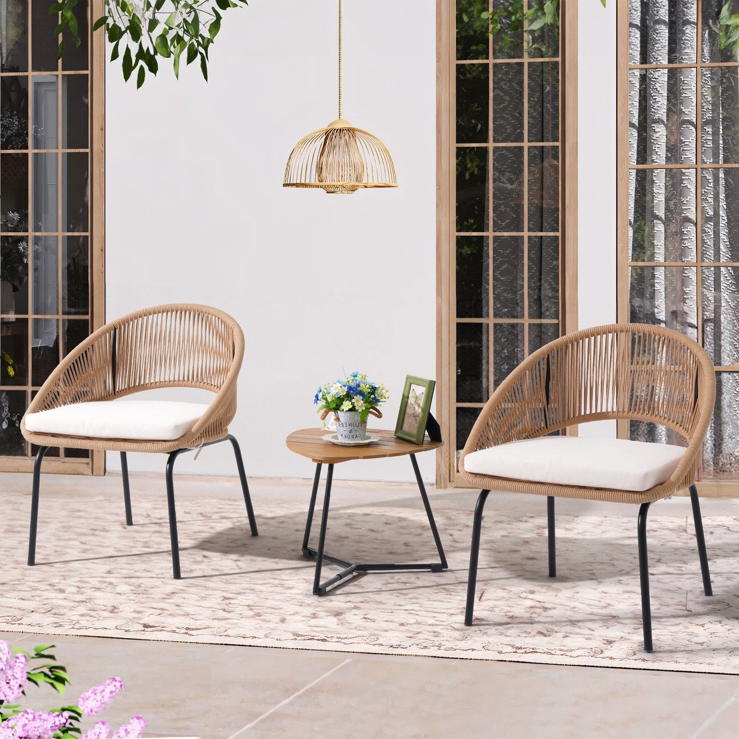 Set da salotto moderno con 3 sedie imbottite in vimini per esterni