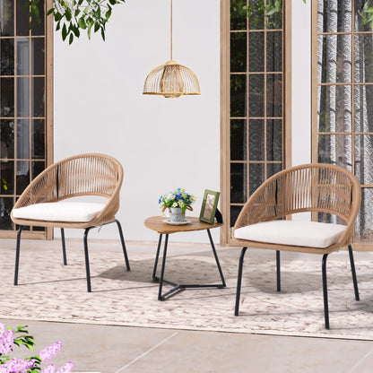 Set da salotto moderno con 3 sedie imbottite in vimini per esterni