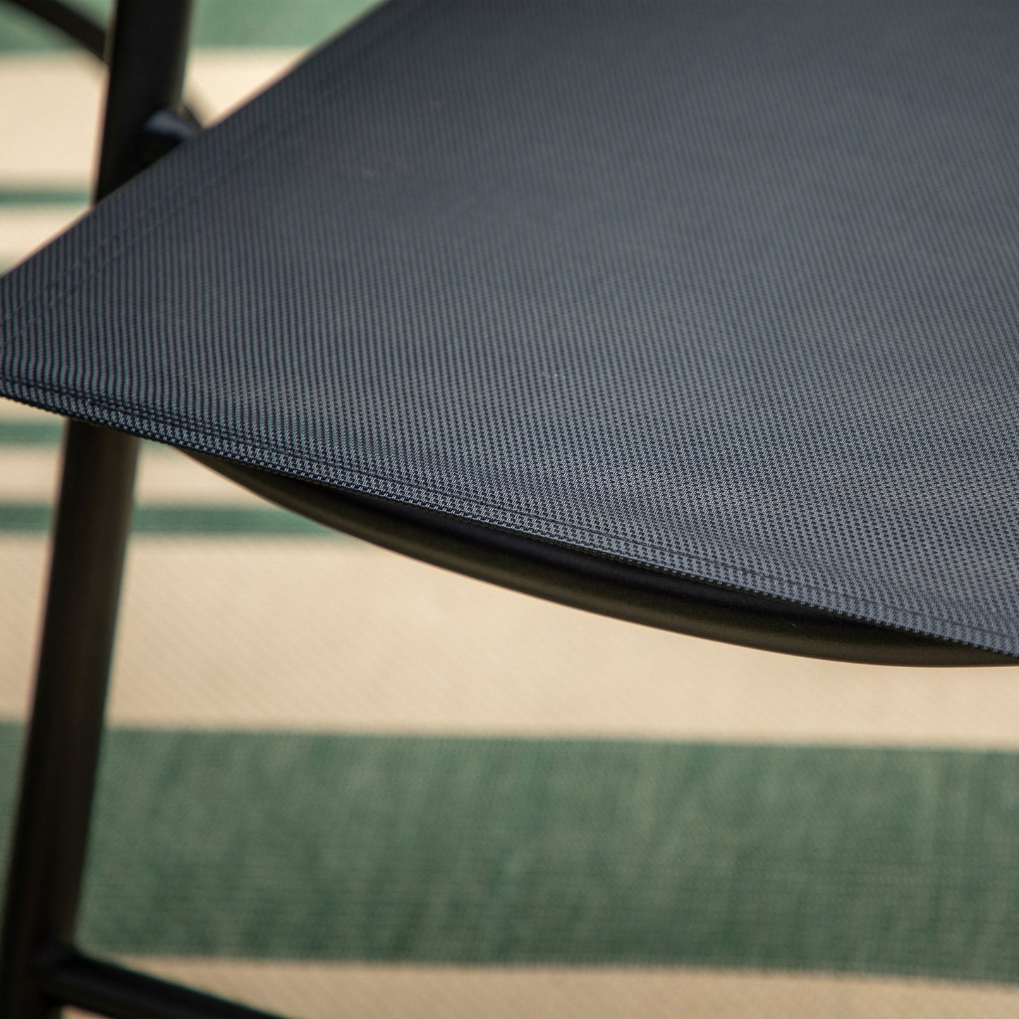 Set da pranzo per esterni da 5/7 pezzi, sedia pieghevole reclinabile a 7 posizioni e tavolo in acciaio con rivestimento E-coating