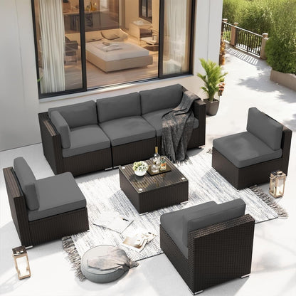 Set da conversazione con divano componibile imbottito in vimini e rattan nero da 7 pezzi per esterni di Havenside Home