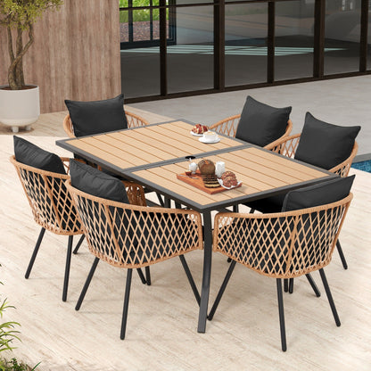 Set da pranzo per esterni in rattan PE per tutte le stagioni, tavolo in WPC resistente, tavolo e sedie da esterno con cuscino rimovibile