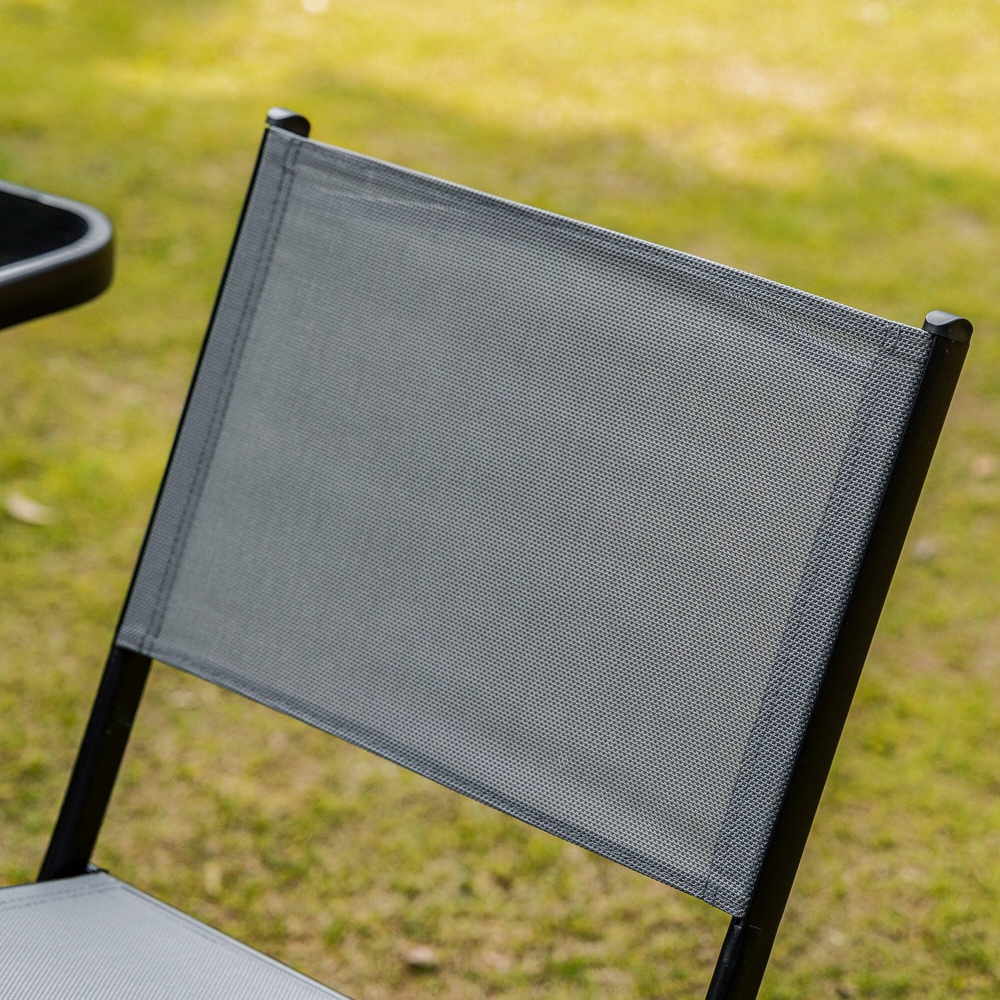 Outsunny Set da giardino bistrot 3 pezzi, set da pranzo pieghevole per esterni con piano in vetro, 2 sedie pieghevoli, struttura in acciaio