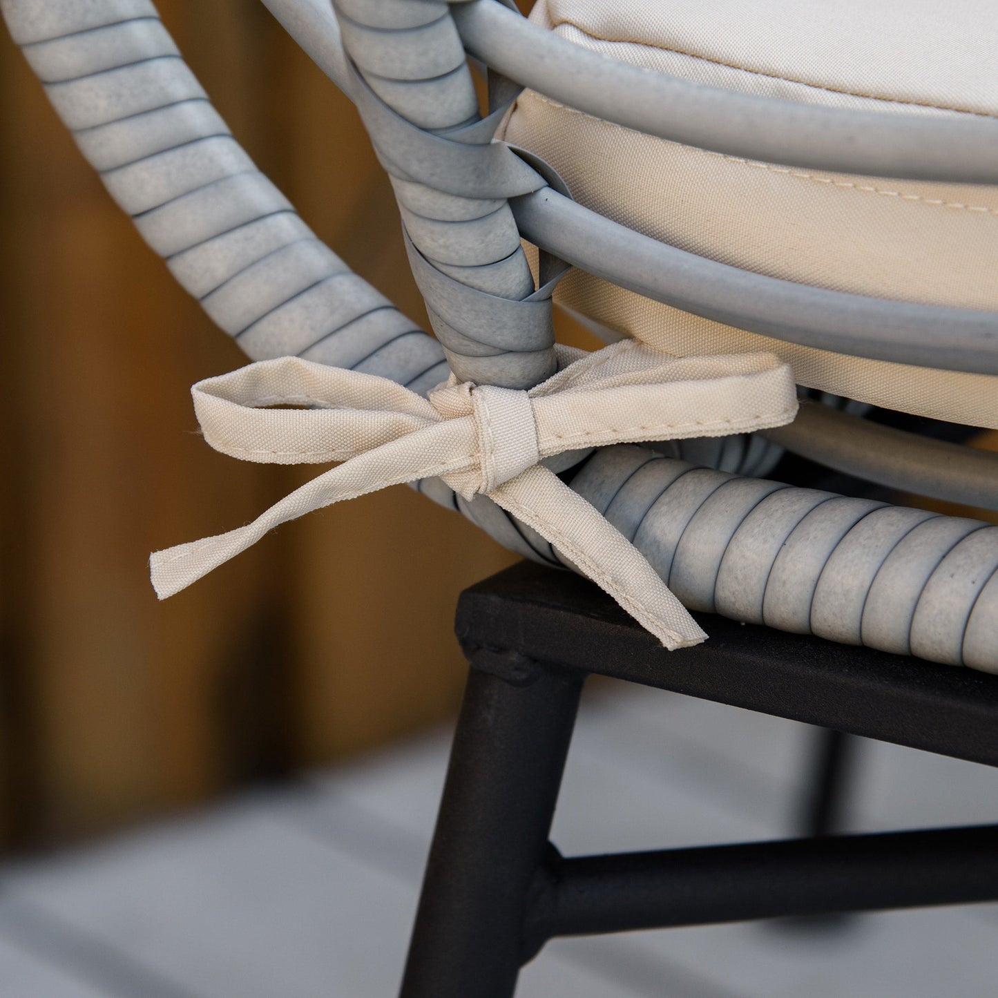 Outsunny Set da bistrot da giardino in rattan PE da 3 pezzi, set da caffè rotondo in vimini intrecciato per esterni, set di mobili da conversazione