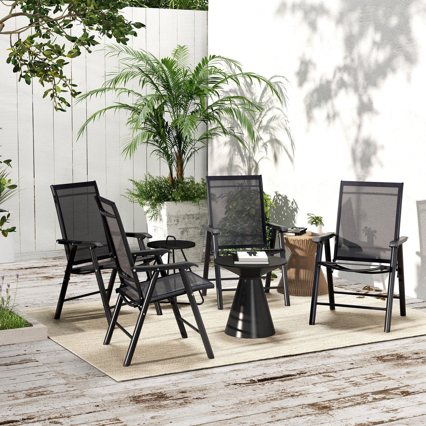 Set di 4 sedie pieghevoli da giardino Outsunny dal design semplice ed elegante, comode per il terrazzo, il giardino, il cortile e i viaggi