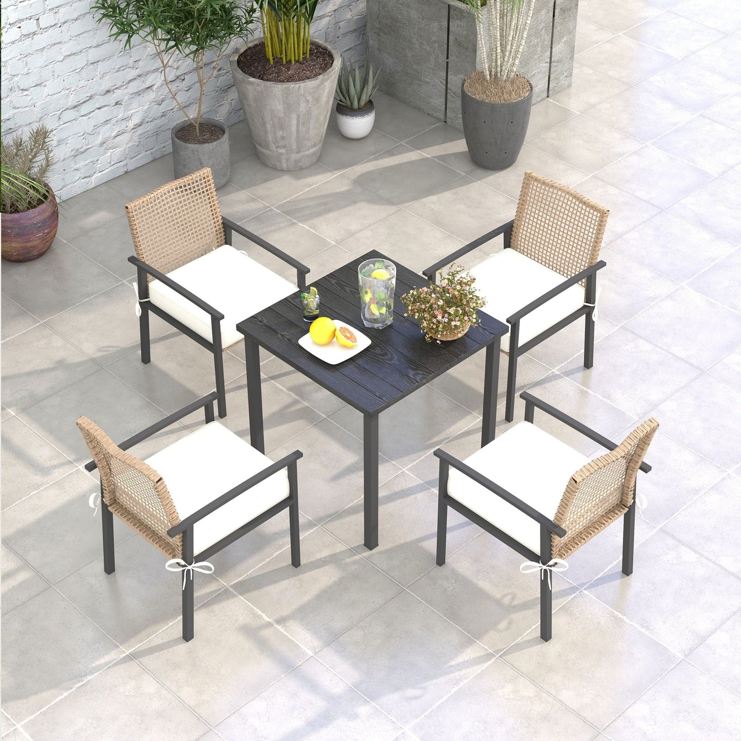 Outsunny Set da pranzo per patio da 5 pezzi, tavolo e sedie da esterno con cuscini, set da pranzo con mobili in vimini e foro per ombrellone - N/D