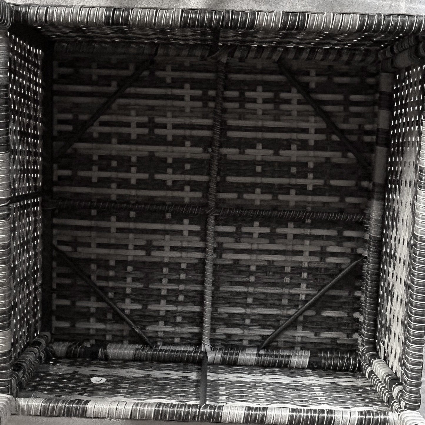 Set di mobili da giardino Outsunny da 5 pezzi con cuscini, set da conversazione all'aperto con divano a tre posti in rattan, sedie e poggiapiedi