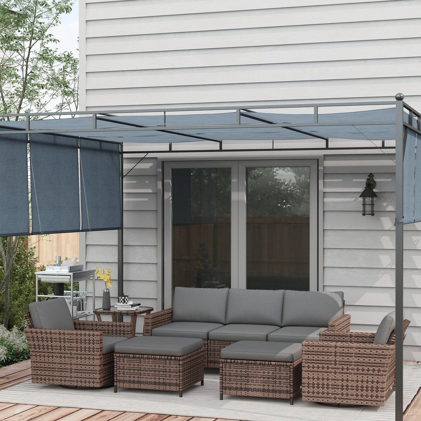 Set di mobili da giardino Outsunny da 6 pezzi con divano a tre posti in rattan, sedie a dondolo girevoli e poggiapiedi