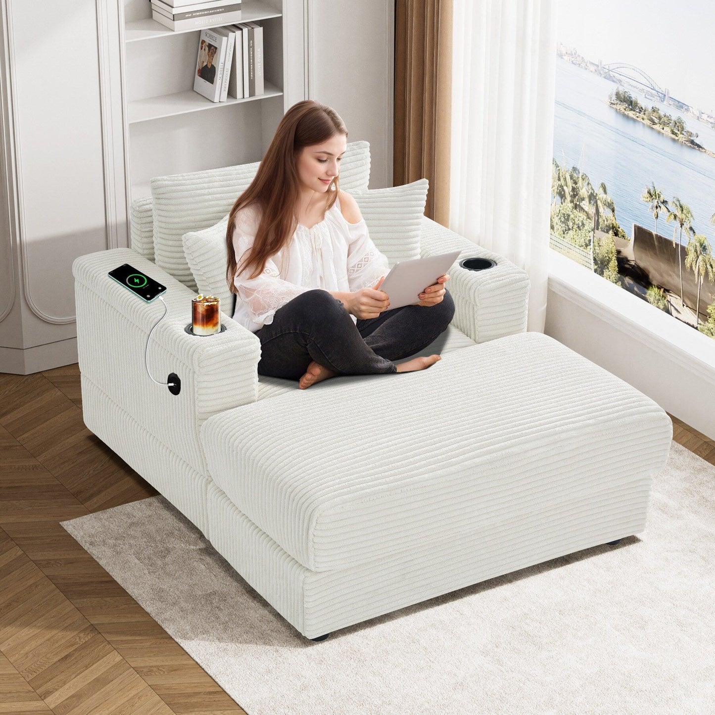 Divano singolo imbottito Ouyessir con seduta profonda e pouf per soggiorno