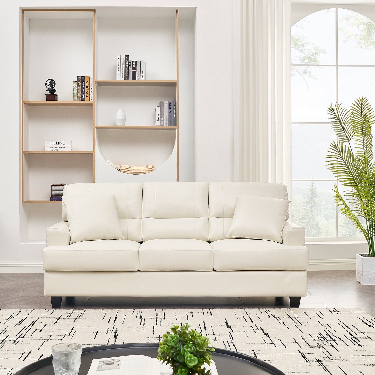 Divano oversize in similpelle con braccioli quadrati in stile italiano